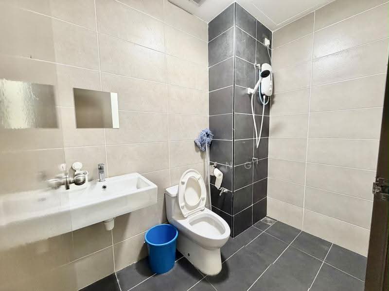 Service Residence for Sale at Wave @ Marina Cove - Larry Ng - Bathroom - PropertyGuru.com.my