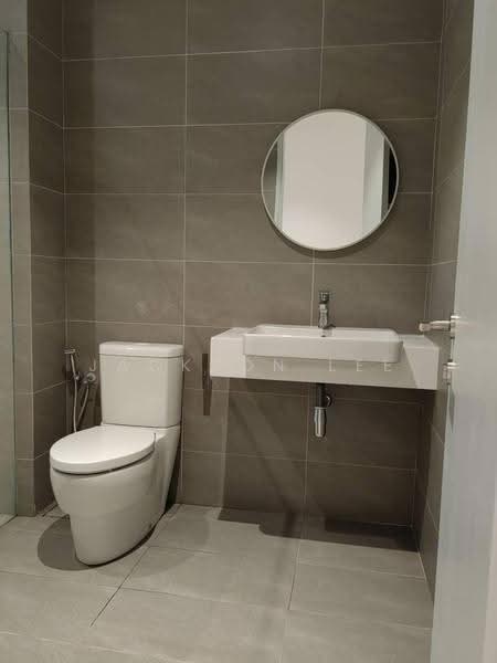 Kediaman Servis untuk Dijual di Quill Residence - Jackson Lee - Bathroom - PropertyGuru.com.my