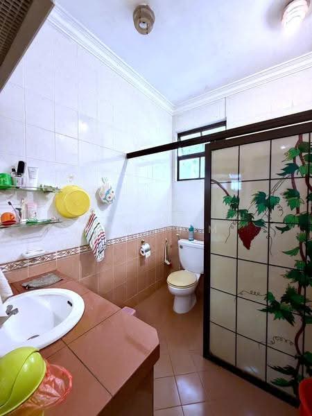 2-storey Terraced House for Sale in Taman Molek (Johor Bahru) - Karl Lim - Bathroom - PropertyGuru.com.my