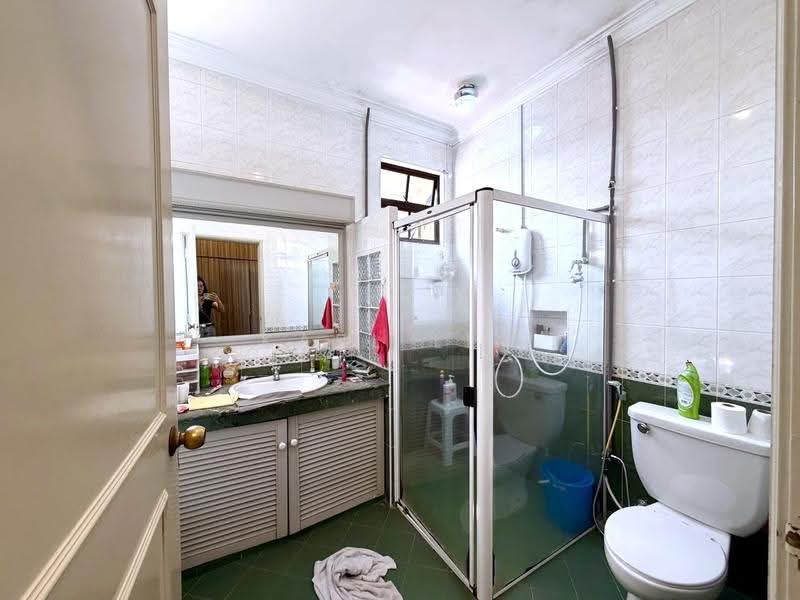 2-storey Terraced House for Sale in Taman Molek (Johor Bahru) - Karl Lim - Bathroom - PropertyGuru.com.my