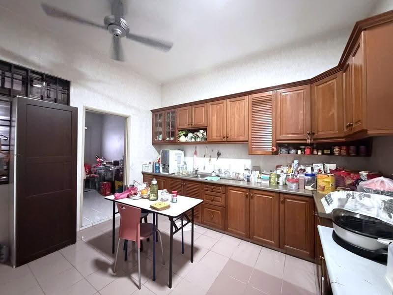 2-storey Terraced House for Sale in Taman Molek (Johor Bahru) - Karl Lim - Kitchen - PropertyGuru.com.my