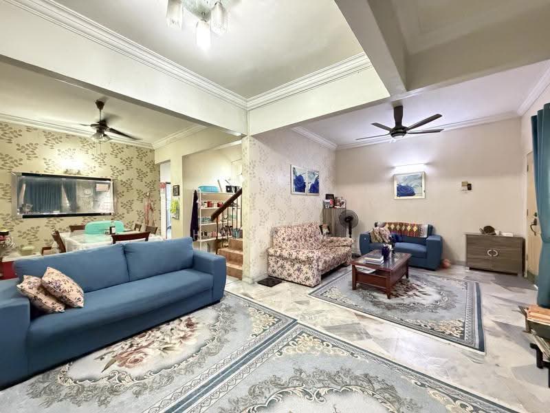 Rumah Teres 2-Tingkat untuk Dijual di Bandar Tun Hussein Onn (Cheras) - ChaoLim . - Living Room - PropertyGuru.com.my