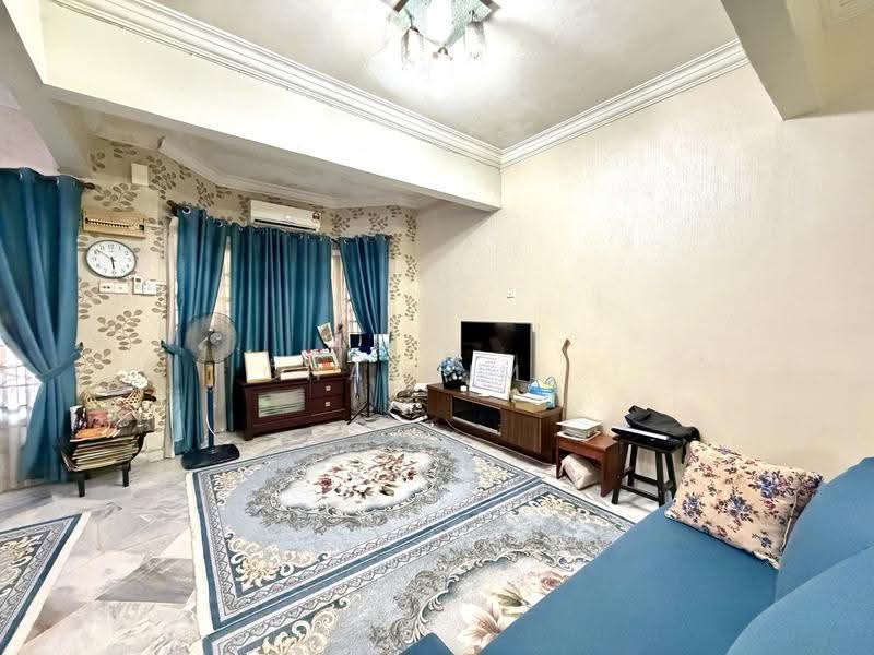 Rumah Teres 2-Tingkat untuk Dijual di Bandar Tun Hussein Onn (Cheras) - ChaoLim . - Living Room - PropertyGuru.com.my