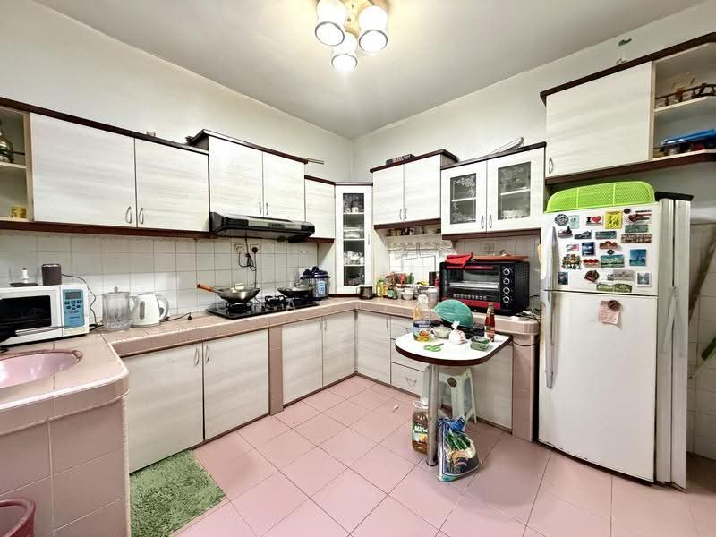 Rumah Teres 2-Tingkat untuk Dijual di Bandar Tun Hussein Onn (Cheras) - ChaoLim . - Kitchen - PropertyGuru.com.my