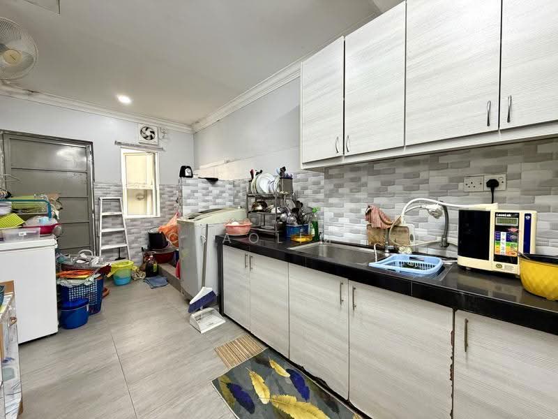 Rumah Teres 2-Tingkat untuk Dijual di Bandar Tun Hussein Onn (Cheras) - ChaoLim . - Kitchen - PropertyGuru.com.my