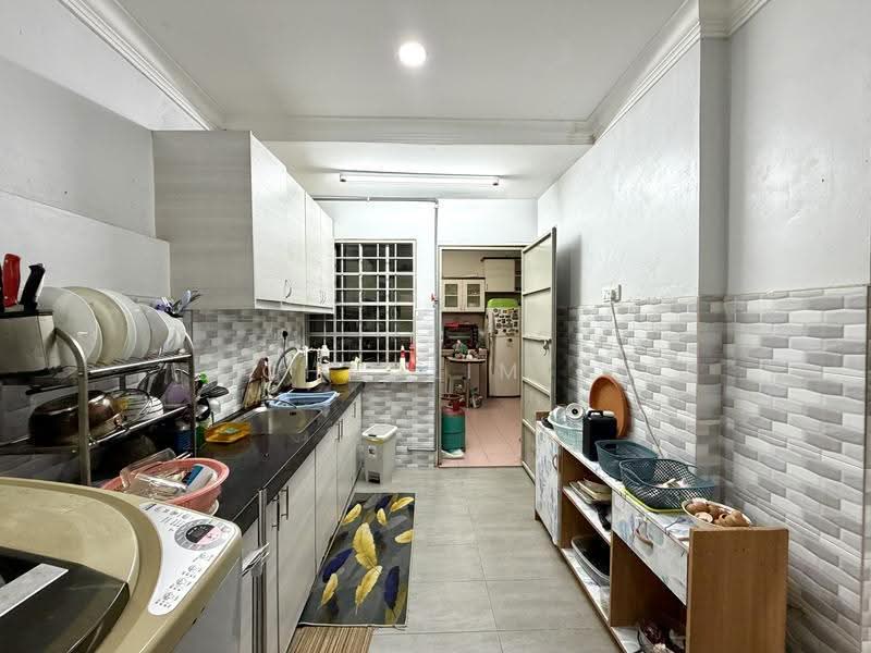 Rumah Teres 2-Tingkat untuk Dijual di Bandar Tun Hussein Onn (Cheras) - ChaoLim . - Kitchen - PropertyGuru.com.my