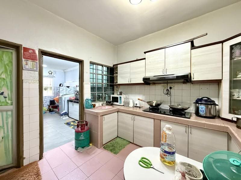 Rumah Teres 2-Tingkat untuk Dijual di Bandar Tun Hussein Onn (Cheras) - ChaoLim . - Kitchen - PropertyGuru.com.my