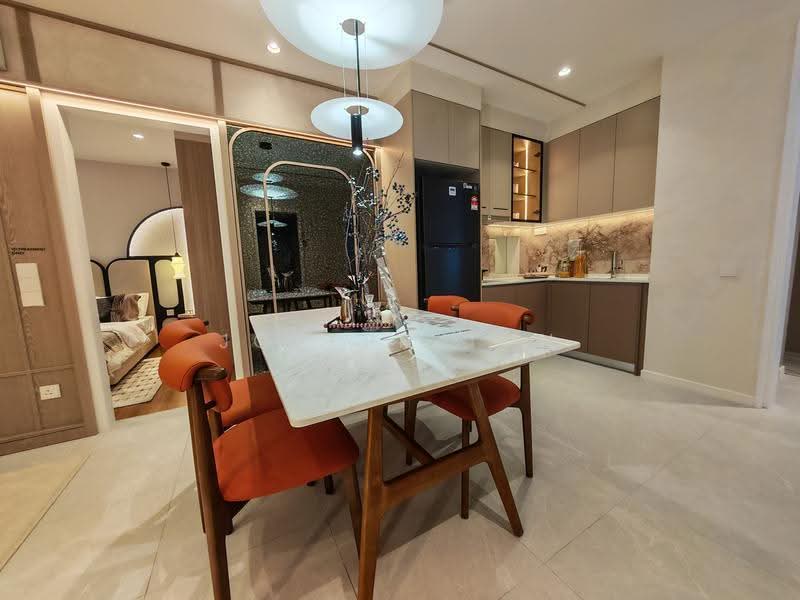 Kediaman Servis untuk Dijual di The LightHauz - Joseph Tan - Dining Room - PropertyGuru.com.my