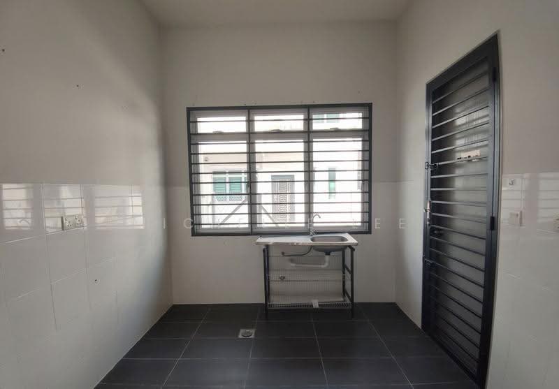 Rumah Teres 2-Tingkat untuk Dijual di Kota Kemuning (Shah Alam) - Michelle Lee - Kitchen - PropertyGuru.com.my