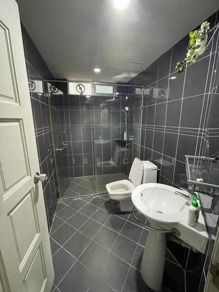 Kondominium untuk Disewa di Desa Bukit Jambul - Cy Issac Lee - Bathroom - PropertyGuru.com.my