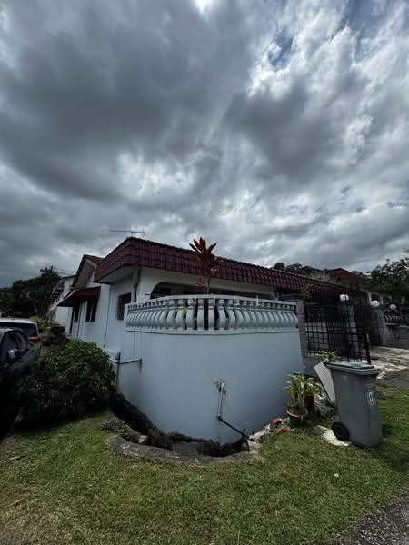 Rumah Teres 1-Tingkat untuk Dijual di Taman Johor (Tampoi) - Daniel Yong - Exterior - PropertyGuru.com.my