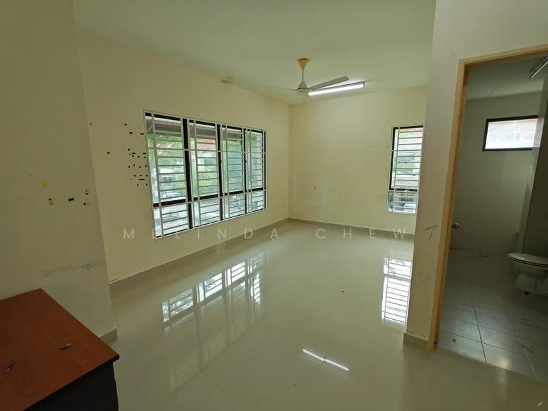 Rumah Berkembar untuk Dijual di Kampung Permatang Tengah (Balik Pulau) - Melinda Chew - Living Room - PropertyGuru.com.my