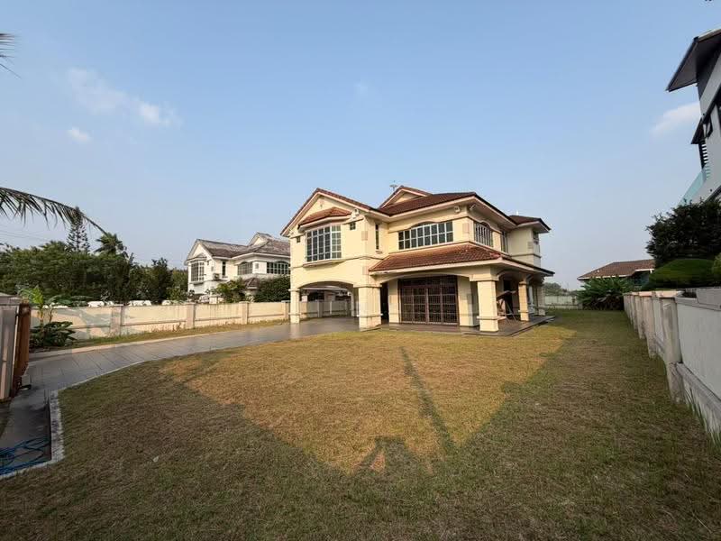 Bungalow House for Sale in Taman Universiti (Skudai) - Finn Aw - PropertyGuru.com.my