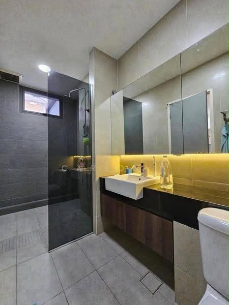 Rumah Kluster untuk Dijual di Taman Gaya (Ulu Tiram) - Carson . - Bathroom - PropertyGuru.com.my