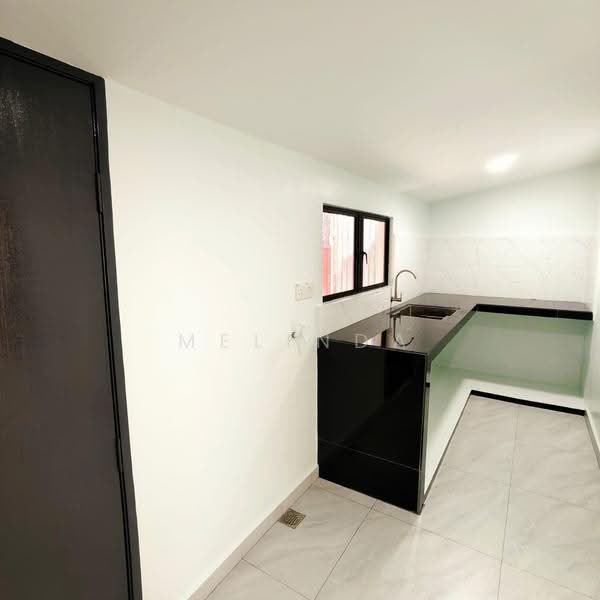 1-storey Terraced House for Sale in Ulu Tiram (Johor) - Melinda Ee - Kitchen - PropertyGuru.com.my
