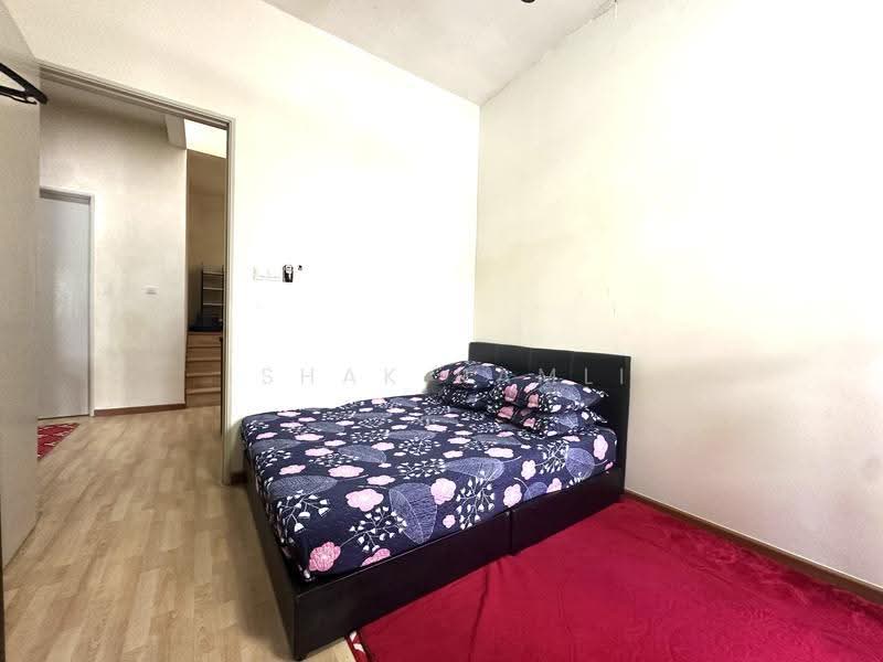 3-storey Terraced House for Sale in Taman Anggun 3 (Rawang) - Ishak Ramli - Bedroom - PropertyGuru.com.my