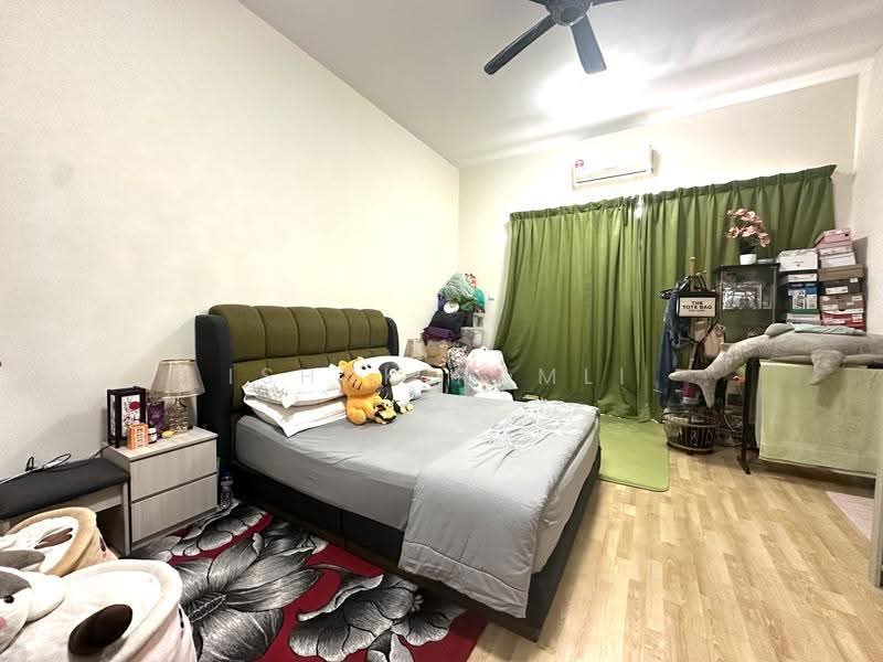 3-storey Terraced House for Sale in Taman Anggun 3 (Rawang) - Ishak Ramli - Bedroom - PropertyGuru.com.my