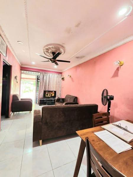 1-storey Terraced House for Sale in Puchong (Selangor) - Khairul Syafiq - Living Room - PropertyGuru.com.my