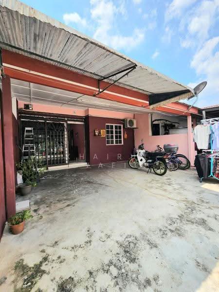 1-storey Terraced House for Sale in Puchong (Selangor) - Khairul Syafiq - Exterior - PropertyGuru.com.my