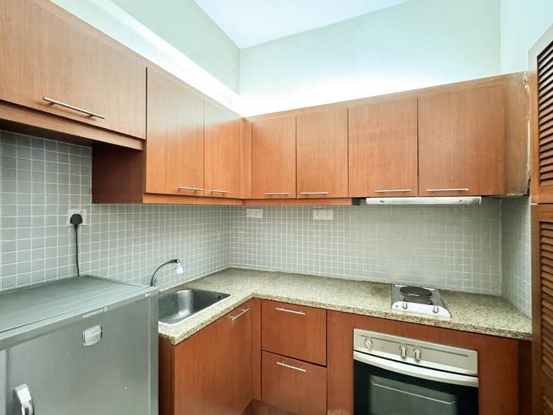 Kondominium untuk Dijual di 10 Semantan Suites - Izzat Zamros - Kitchen - PropertyGuru.com.my