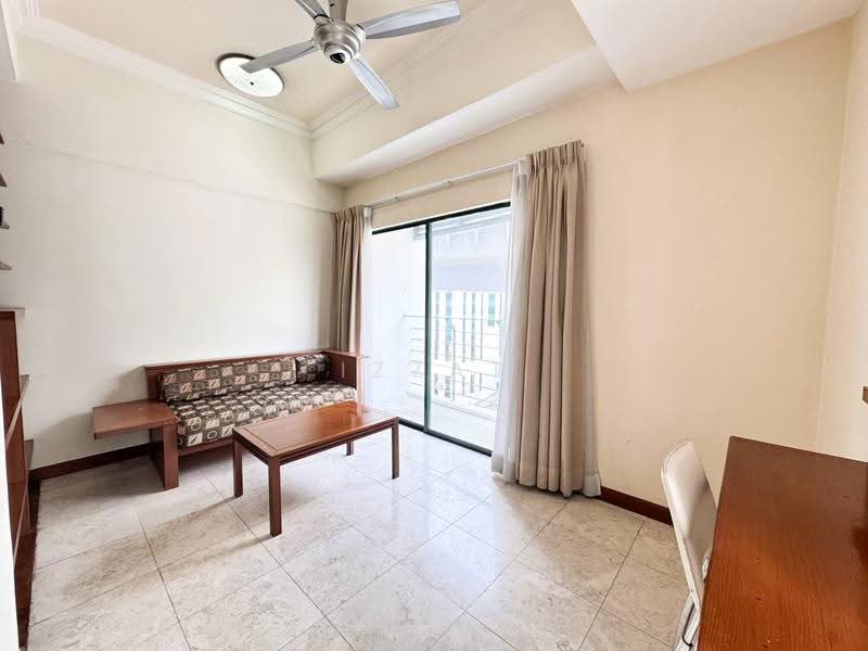 Kondominium untuk Dijual di 10 Semantan Suites - Izzat Zamros - Living Room - PropertyGuru.com.my
