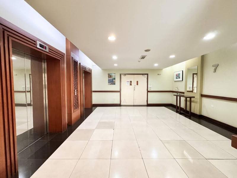 Kondominium untuk Dijual di 10 Semantan Suites - Izzat Zamros - Lobby - PropertyGuru.com.my