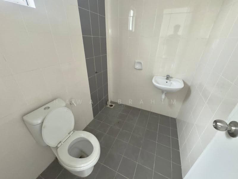 Rumah Teres 2-Tingkat untuk Dijual di Setia Ecohill (Semenyih) - Hawa Ibrahim - Bathroom - PropertyGuru.com.my