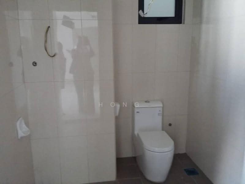 Condominium for Sale at The Promenade - Hong . - Bathroom - PropertyGuru.com.my