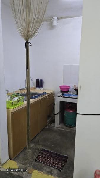 Flat for Sale at Taman Mount Austin - Michelle Liang - Kitchen - PropertyGuru.com.my