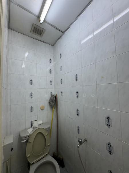 Pejabat untuk Dijual di Damansara Intan (Petaling Jaya) - Diana Poo - Bathroom - PropertyGuru.com.my