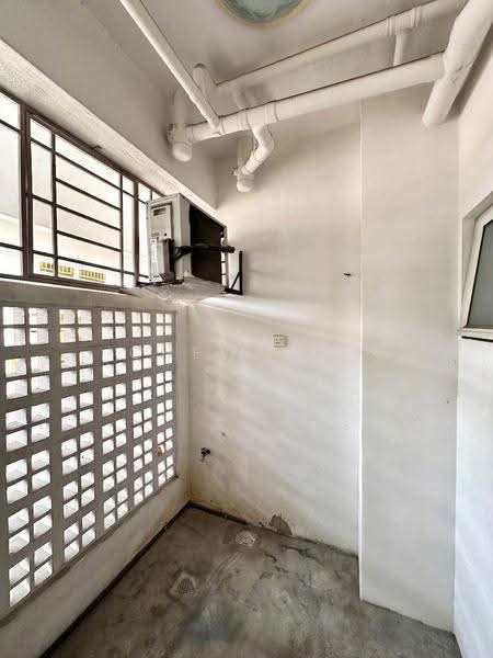 Kondominium untuk Dijual di Segar Courts - Chew Ken San - Balcony - PropertyGuru.com.my