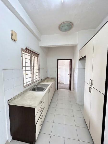 Kondominium untuk Dijual di Segar Courts - Chew Ken San - Kitchen - PropertyGuru.com.my