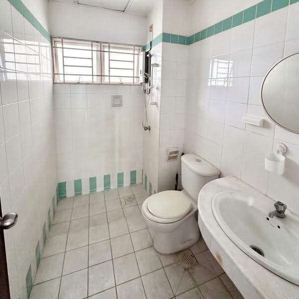 Kondominium untuk Dijual di Segar Courts - Chew Ken San - Bathroom - PropertyGuru.com.my