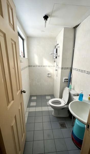 Kondominium untuk Disewa di Pelangi Astana - Ethan Ting - Bathroom - PropertyGuru.com.my