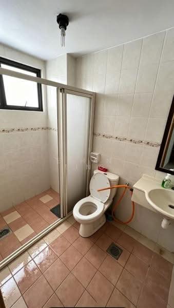 Kondominium untuk Disewa di Pelangi Astana - Ethan Ting - Bathroom - PropertyGuru.com.my
