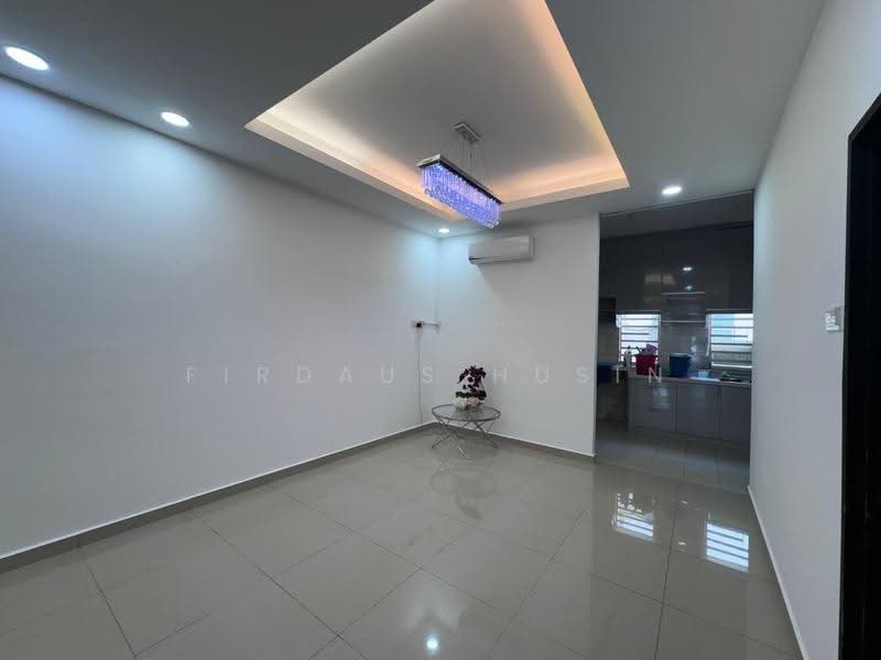 2-storey Terraced House for Sale in Taman Bangi Avenue (Bangi) - Firdaus Husin - Living Room - PropertyGuru.com.my
