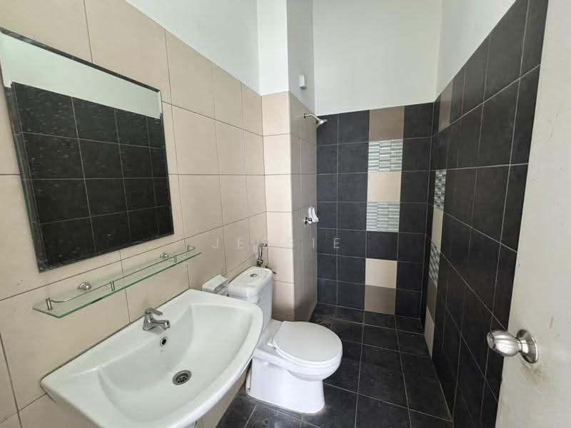 Terraced House for Sale in Sungai Buloh (Selangor) - Jessie Wong - Bathroom - PropertyGuru.com.my