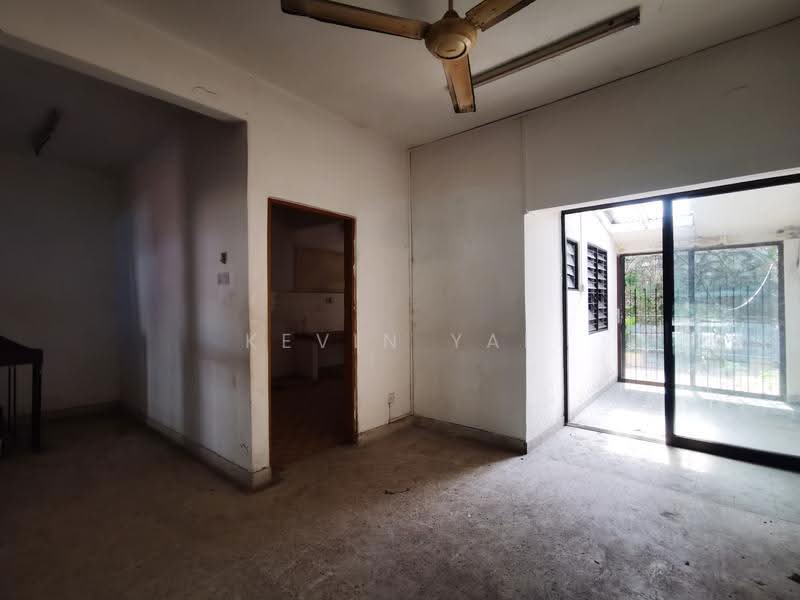 Rumah Teres 2-Tingkat untuk Dijual di Taman Desa (Kuala Lumpur) - Kevin Yai - Living Room - PropertyGuru.com.my