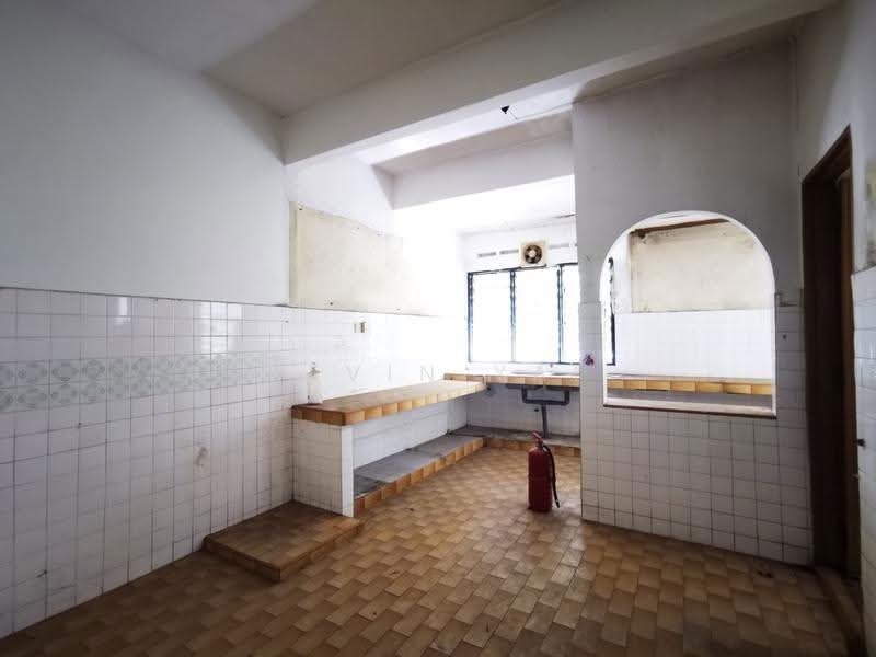 Rumah Teres 2-Tingkat untuk Dijual di Taman Desa (Kuala Lumpur) - Kevin Yai - Kitchen - PropertyGuru.com.my