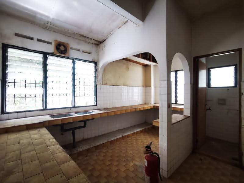 Rumah Teres 2-Tingkat untuk Dijual di Taman Desa (Kuala Lumpur) - Kevin Yai - Kitchen - PropertyGuru.com.my