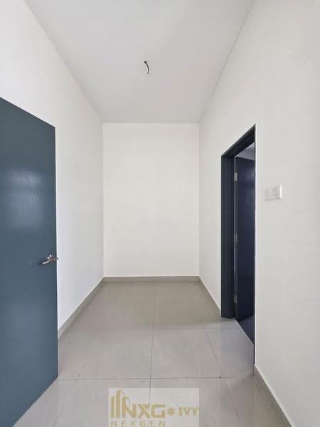 Rumah Berkembar untuk Dijual di Canary Garden (Klang) - Raymond Cheng - Corridor - PropertyGuru.com.my