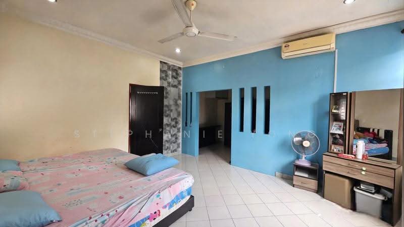 Terraced House for Sale in Taman Seri Belimbing (Balakong) - Stephanie Yong - Bedroom - PropertyGuru.com.my
