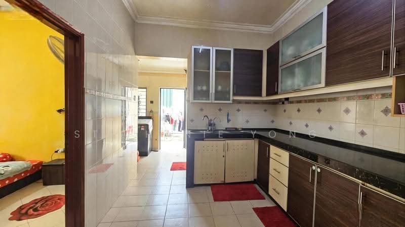 Terraced House for Sale in Taman Seri Belimbing (Balakong) - Stephanie Yong - Kitchen - PropertyGuru.com.my