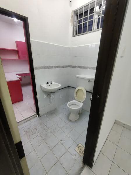 Semi-Detached House for Rent in Bandar Tasek Mutiara (Simpang Ampat) - Cheau Chie Ooi - Bathroom - PropertyGuru.com.my