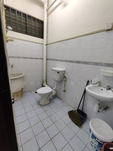 Semi-Detached House for Rent in Bandar Tasek Mutiara (Simpang Ampat) - Cheau Chie Ooi - Bathroom - PropertyGuru.com.my