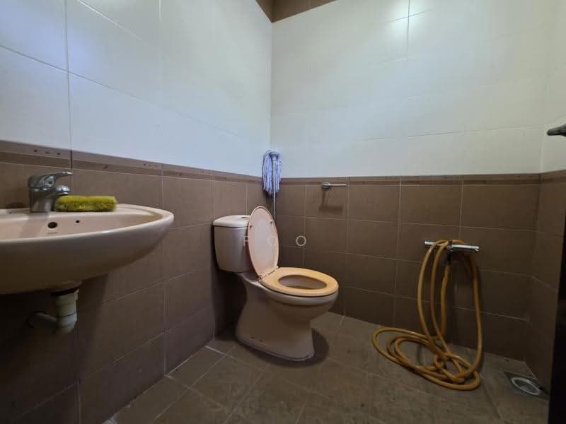 Rumah Teres 2-Tingkat untuk Dijual di Taman Johor Jaya (Johor Bahru) - Foo Jun Tao - Bathroom - PropertyGuru.com.my