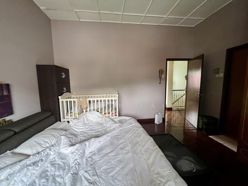Bungalow House untuk Dijual di Taman Seputeh (Seputeh) - Kevin Yai - Bedroom - PropertyGuru.com.my
