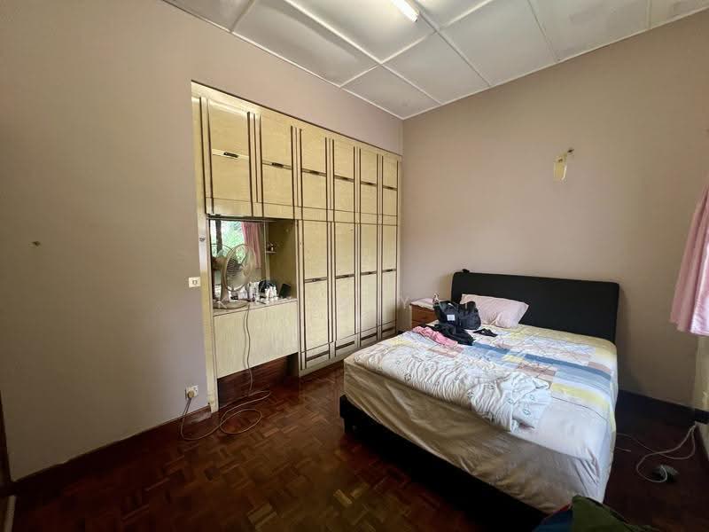 Bungalow House untuk Dijual di Taman Seputeh (Seputeh) - Kevin Yai - Bedroom - PropertyGuru.com.my
