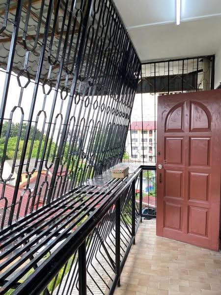 Flat for Rent at Flat PKNS Section 17 Shah Alam - Adib Yusuf - Balcony - PropertyGuru.com.my