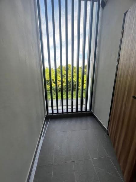 Pangsapuri untuk Dijual di Doncaster Residence - Lim Lee Ping - Balcony - PropertyGuru.com.my